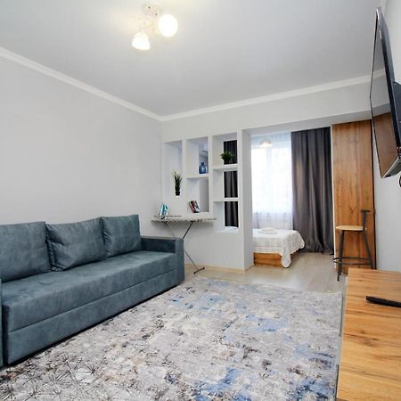 Cozy Studio In The Best Area! 5 Almaty Esterno foto